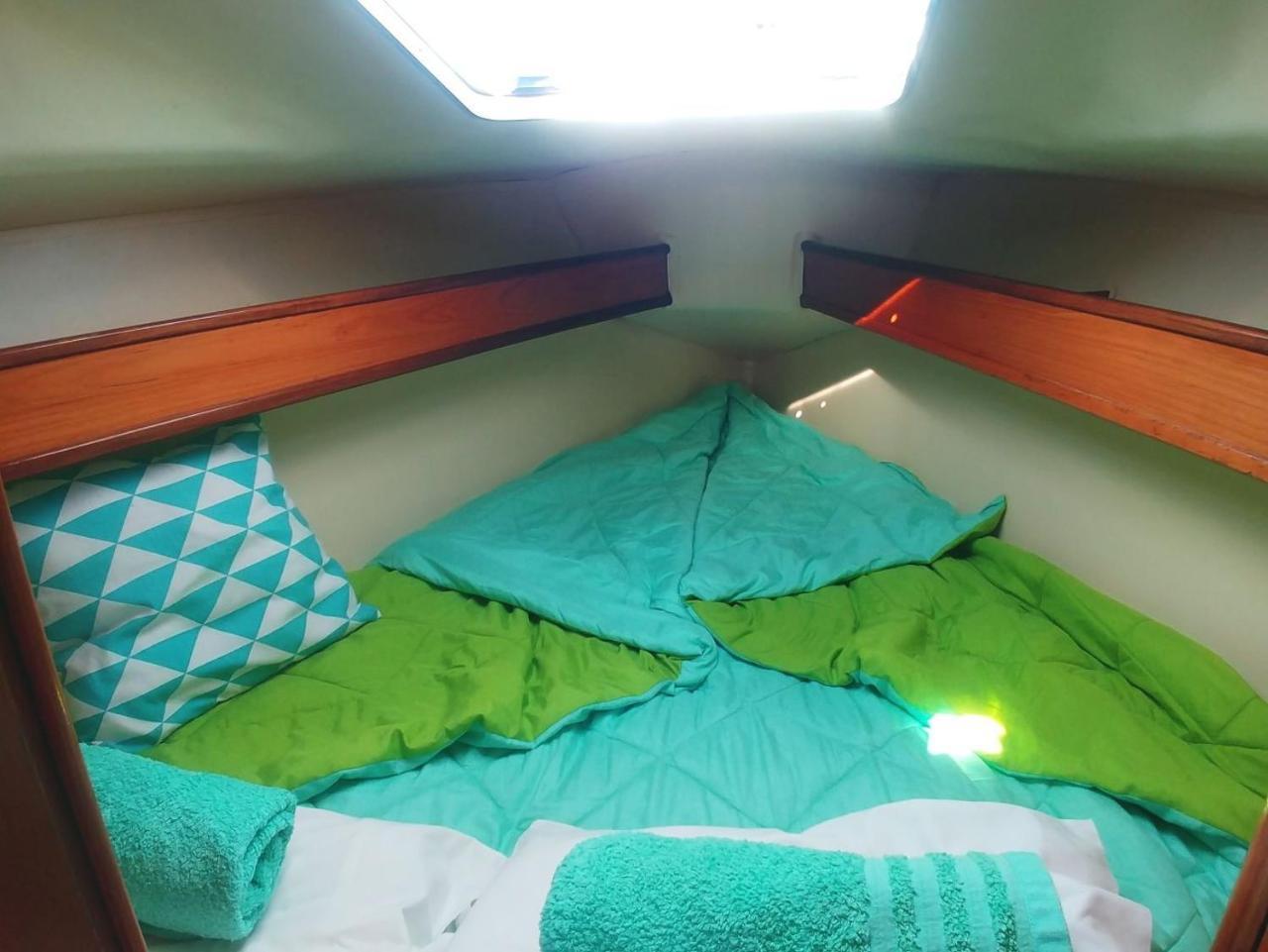 Be Local - Sleep Aboard the Santa Maria Sailing Boat in Lisbon (Adults Only) 2