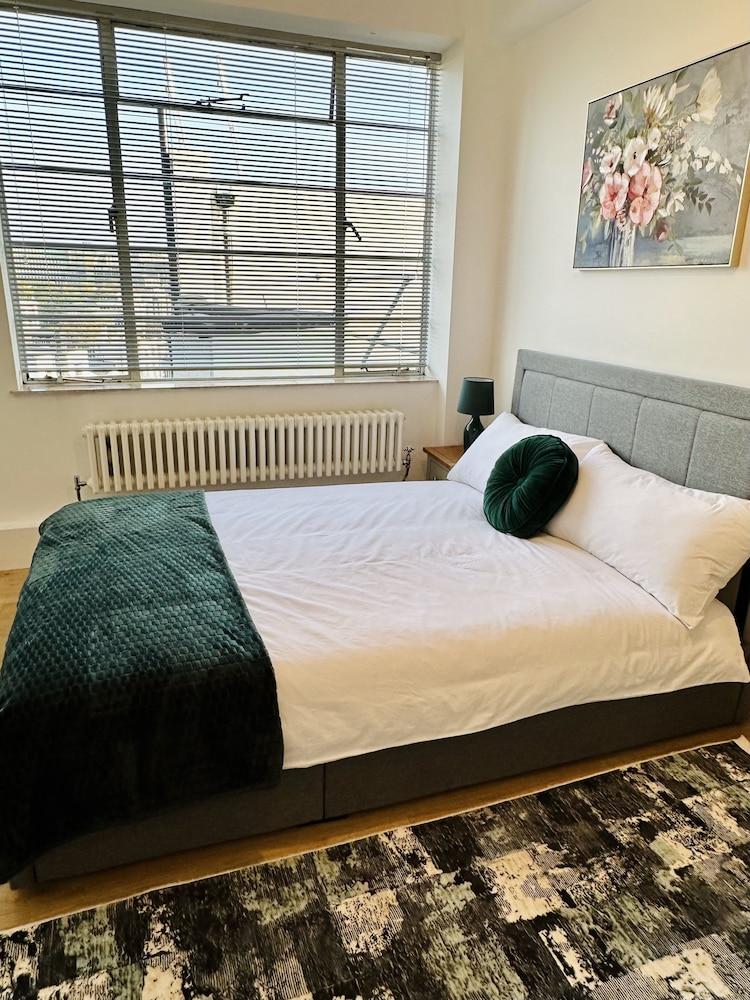 Beautiful Quality Apartment in Camden 1