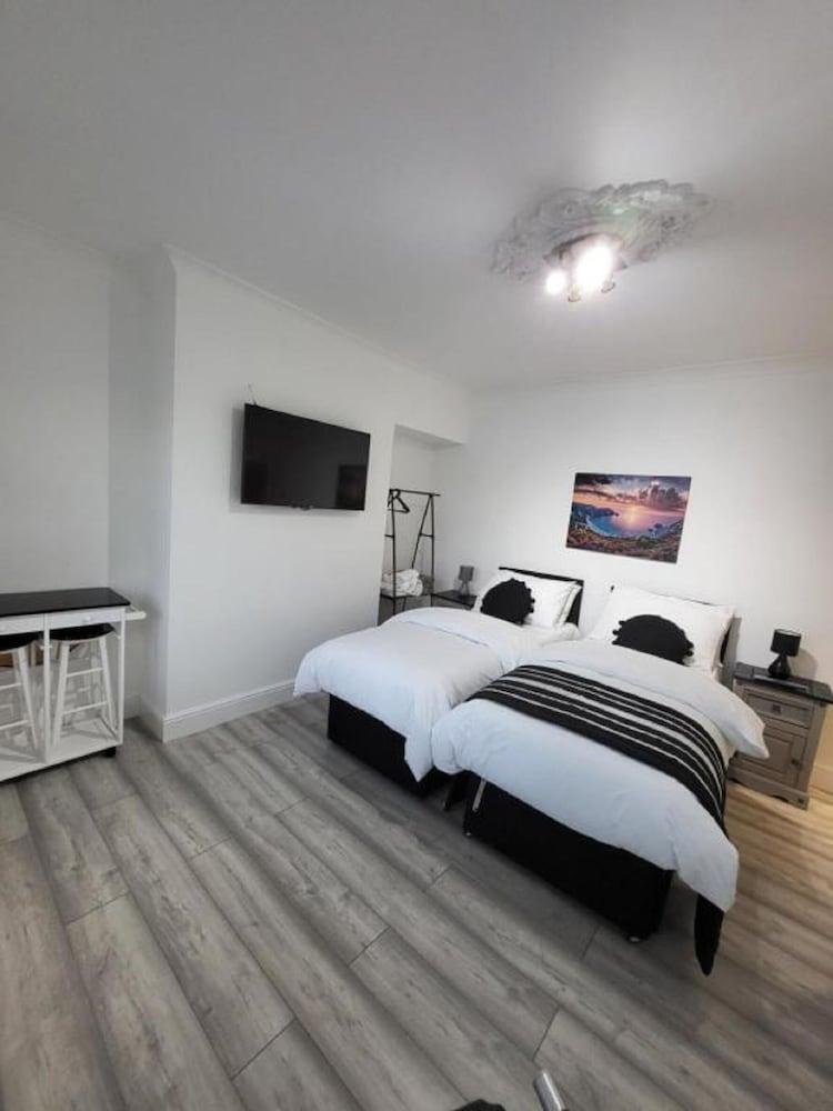 Top Luxury 2 Bed Apartment - London 1