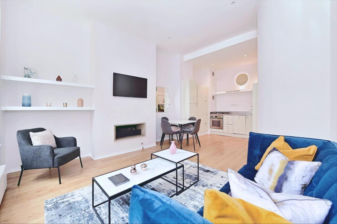 Townhouse with Rooftop by Hyde Park 2