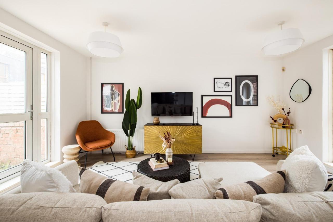 The London Nook - Stunning 2bdr Flat with Garden