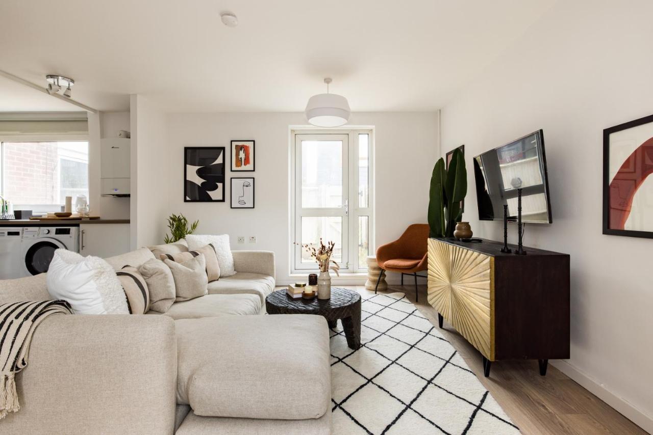 The London Nook - Stunning 2bdr Flat with Garden 2