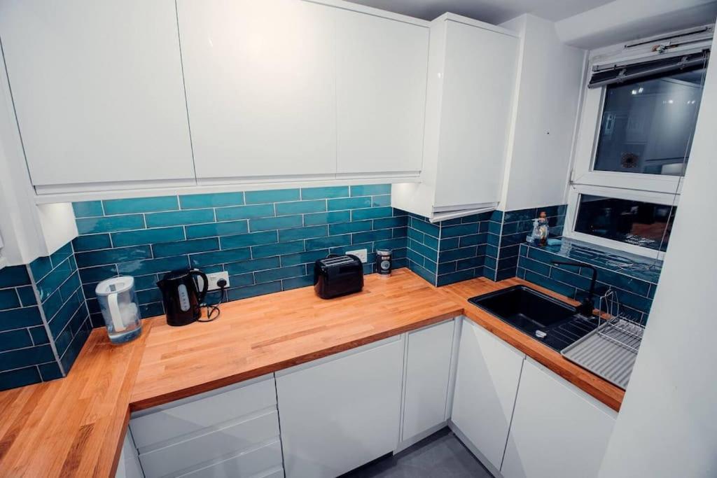Bright & Modern Islington 2bd Apt for 6 2