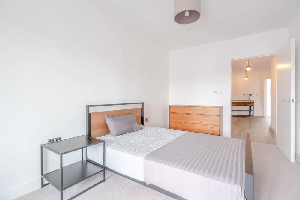 Modern 2 Bedroom Flat in Hackney