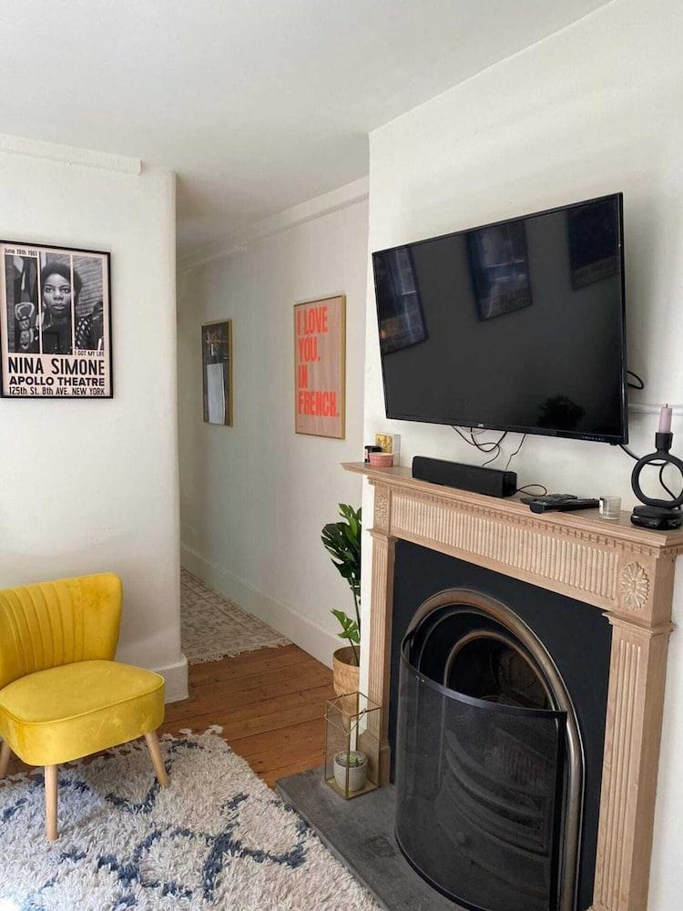 Rustic 2 Bedroom Flat in Brixton 1