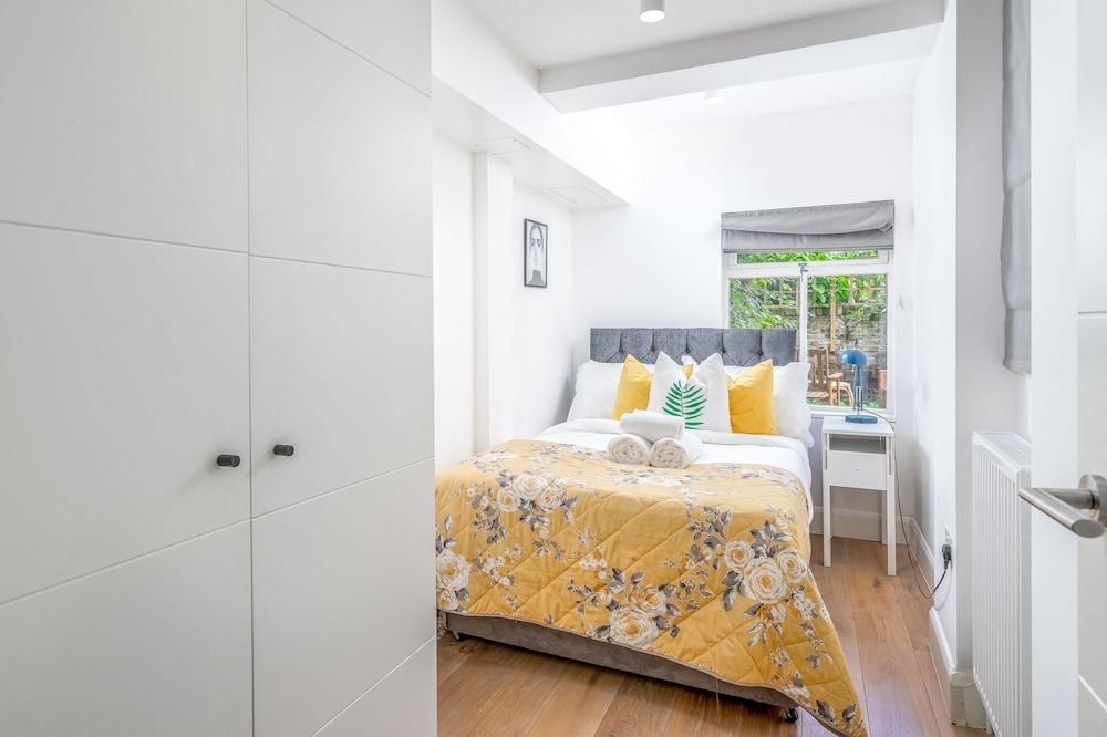 Joivy Stylish 2-Bed Flat W/ Private Garden in Notting Hill,