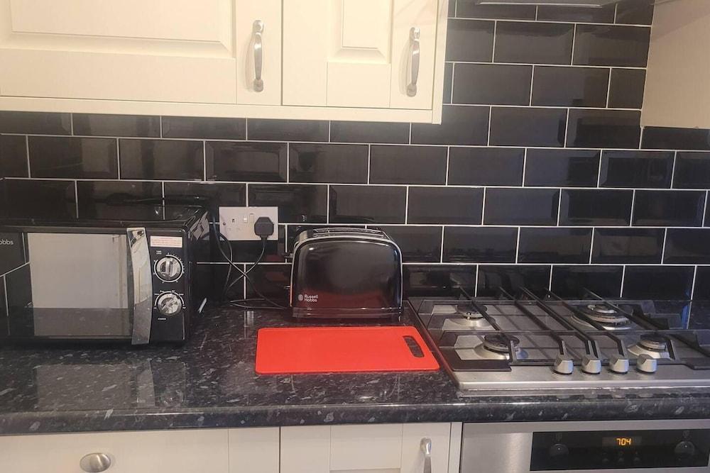 Beautiful 1-Bed Apartment in London 2