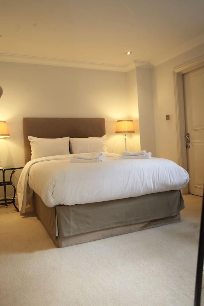 Kensington Queens Gate Apartment 2