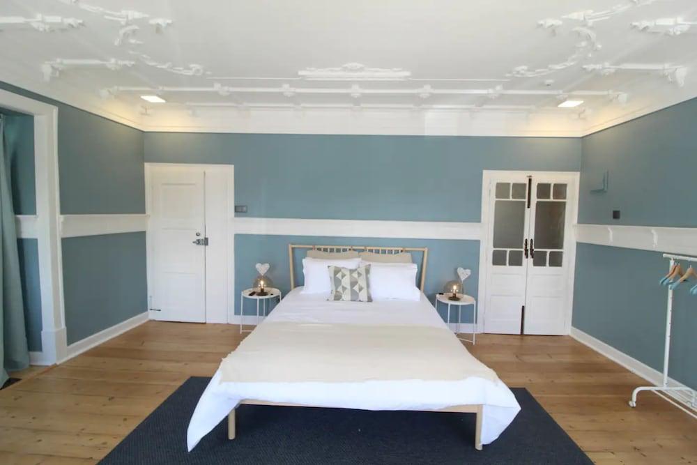 Lovely 1 Bedroom with Patio in Lisbon 1