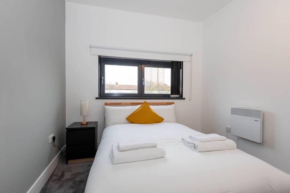 Lovely 1 Bedroom Flat Overlooking Canal in Hackney