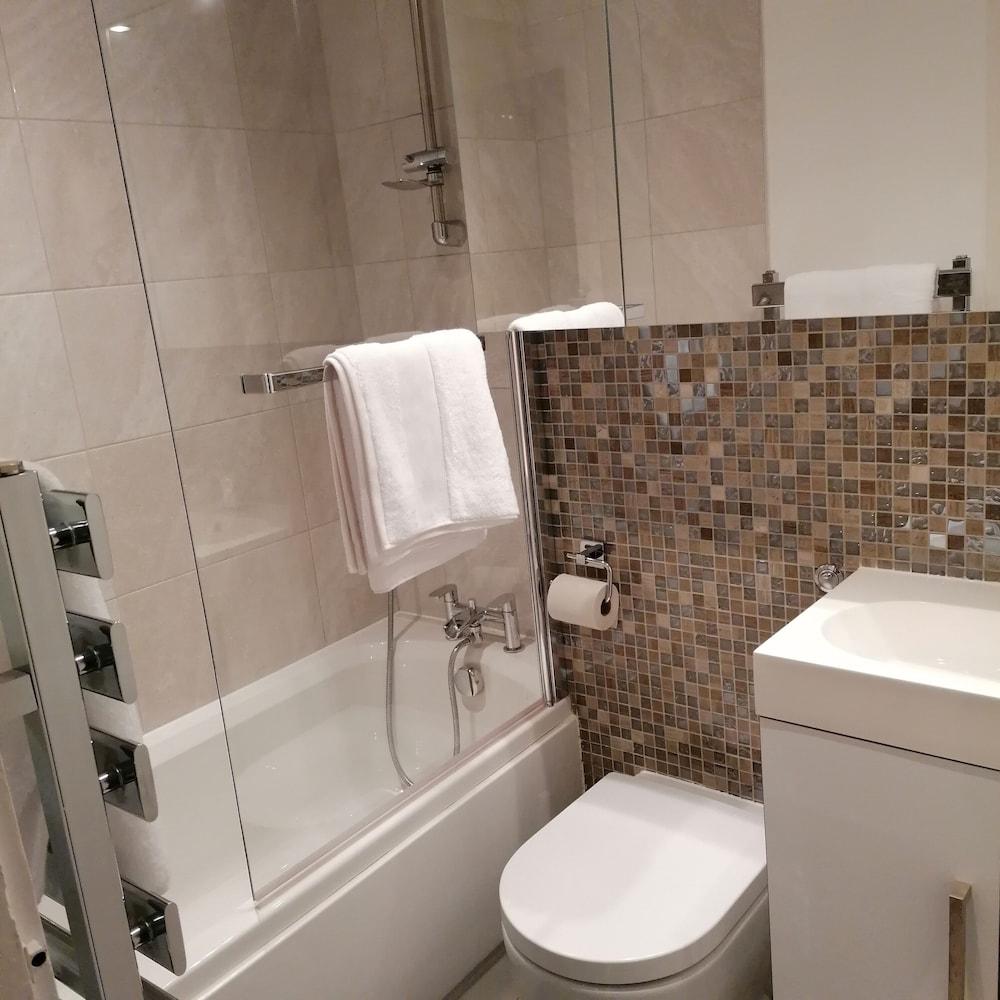Beautiful And Modern Apartment in North London 2