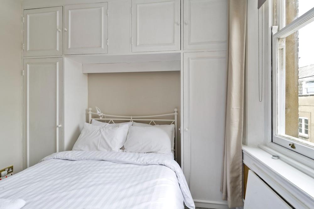 Charming Apartment Close To Kings Road Chelsea by Underthedoormat 2