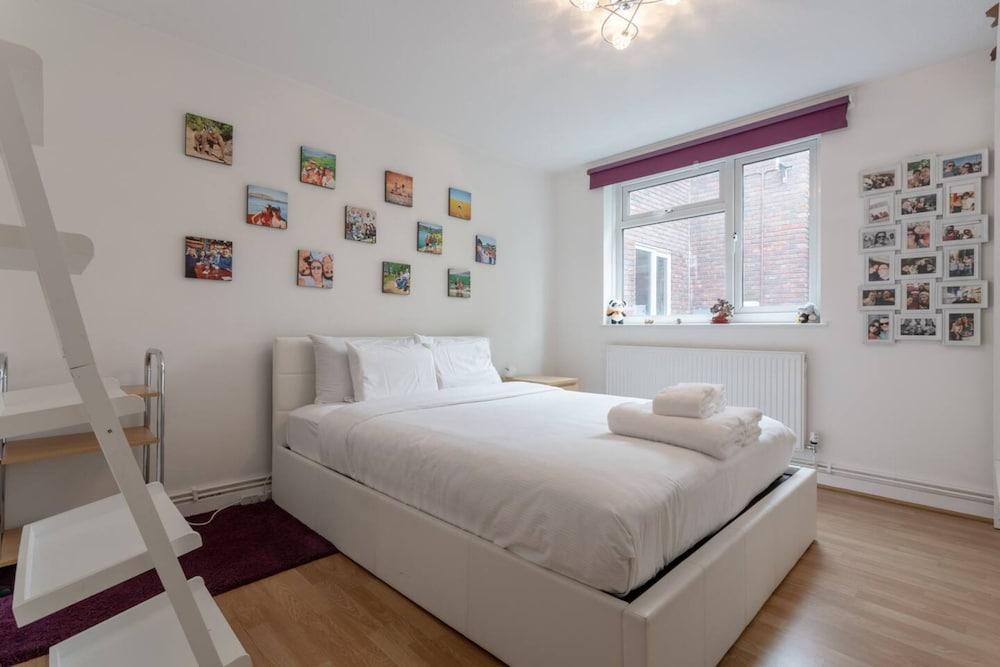 Stylish 1 Bedroom Apartment Near Clapham Junction 1