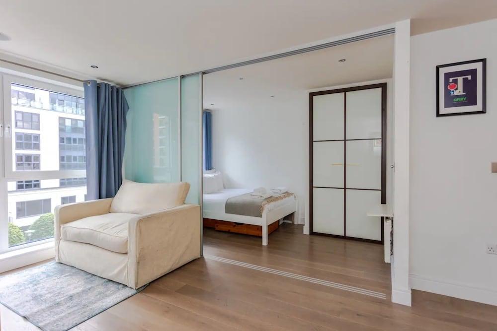 Cosy 1 Bedroom Apartment in South West London