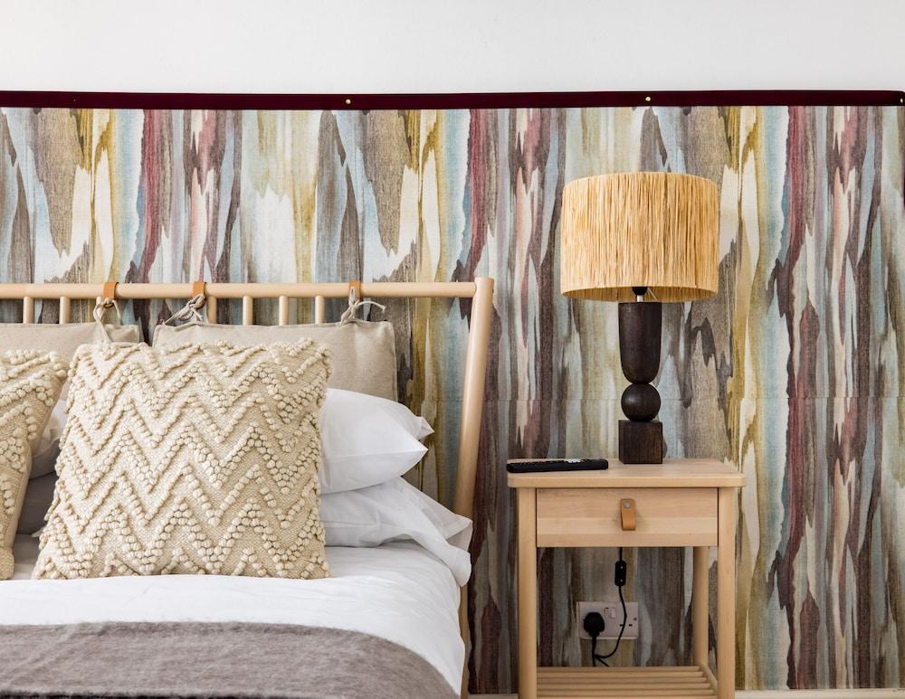 Mornington Crescent Apartments 2