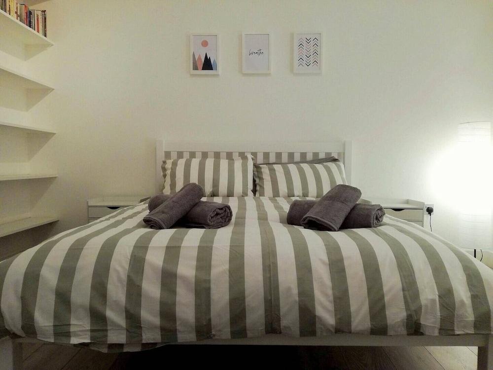 Charming Euston Apartments 1