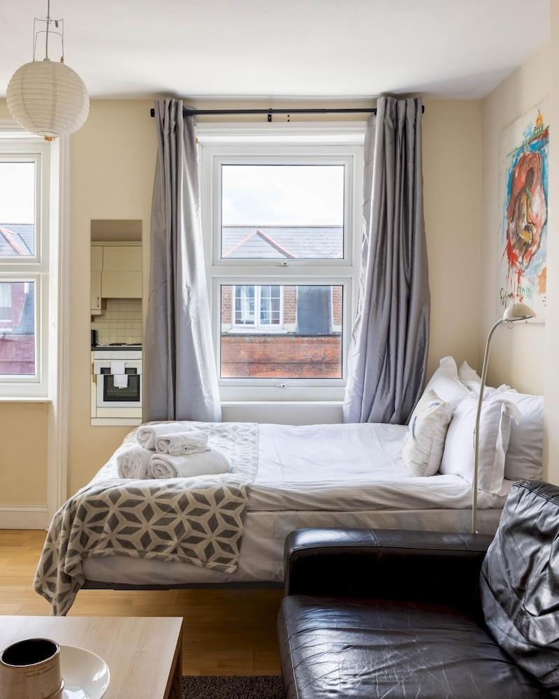 Charleville Road Studio Apartment 1