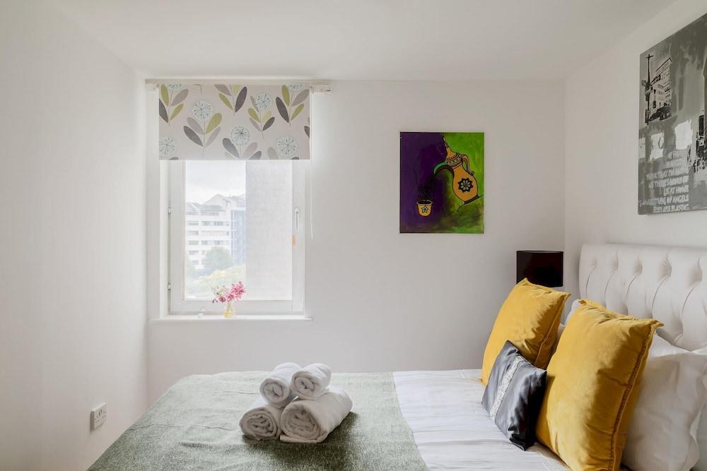 Picktheplace Imperial Wharf 2bed Apartment 2