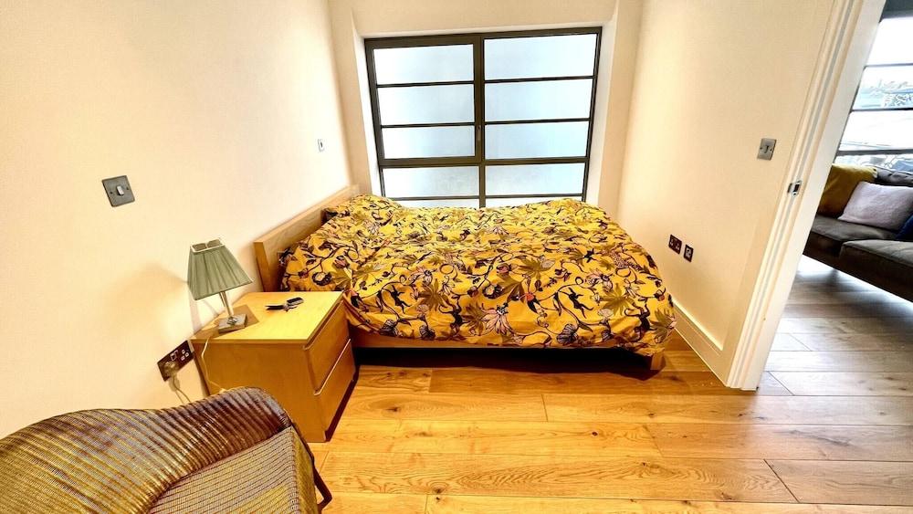 Modern & Stylish 1 Bedroom Flat 1