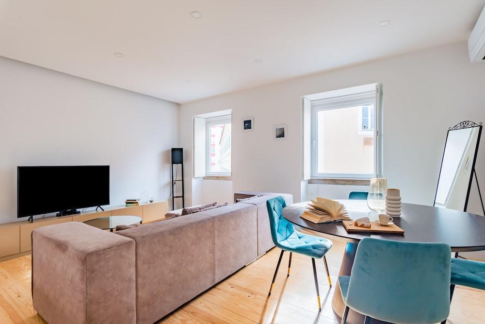 2br Chic&Bright Com 120m2 Em Campo de Ourique
