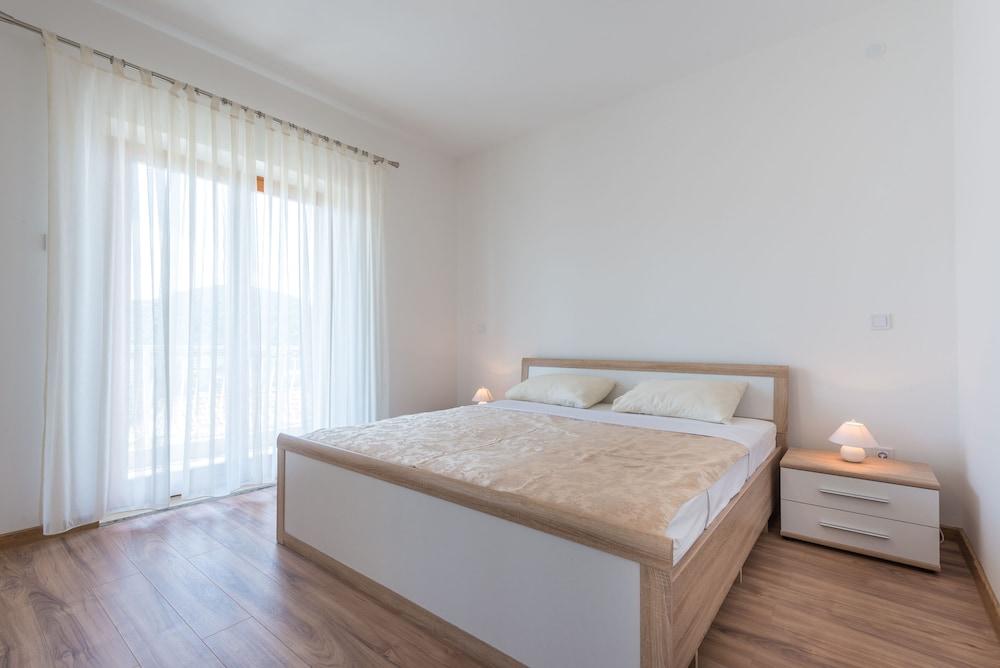 Apartments Lucija