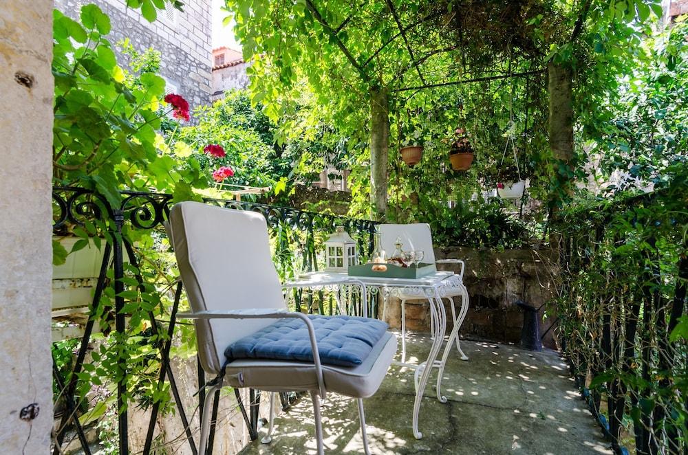 Apartment Taura 2