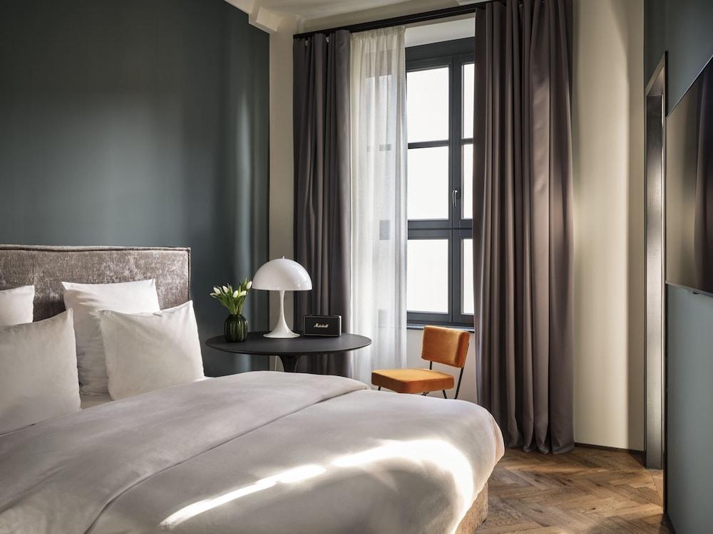 Sly Berlin 1