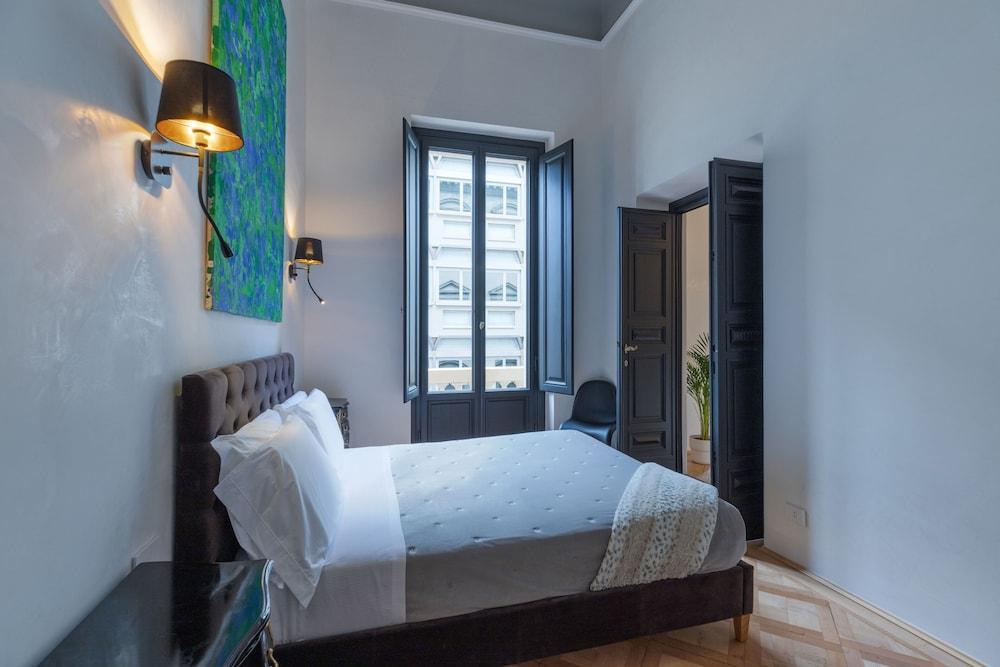 Cavour 83 Prestige House 1