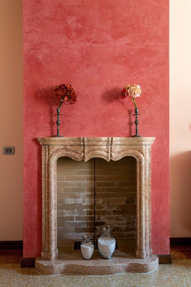 Wondrous Palazzetto 1619 in Magical Burano Island 1