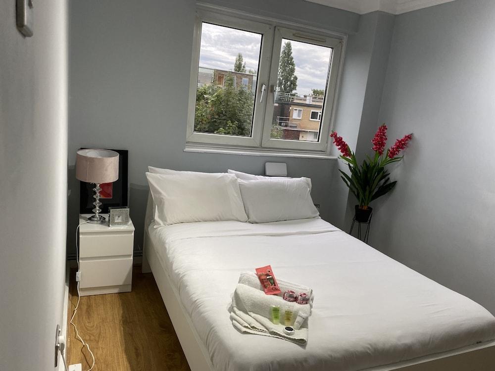 3 Bed Flat, Dedicated Workspace, Parking, 4ktv