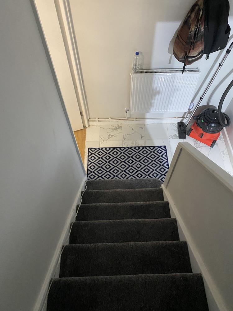 3 Bed Flat, Dedicated Workspace, Parking, 4ktv 2
