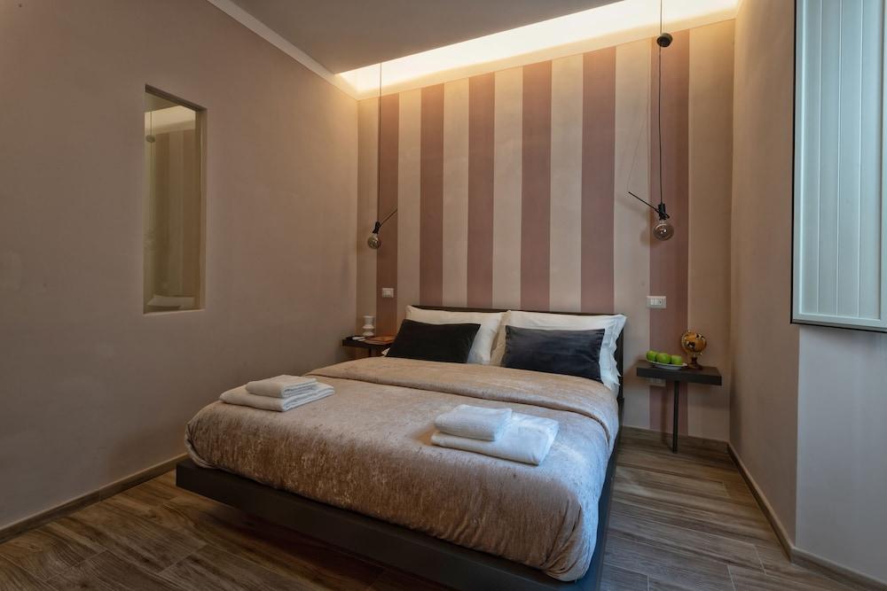 Gogo Petit Hotel 1