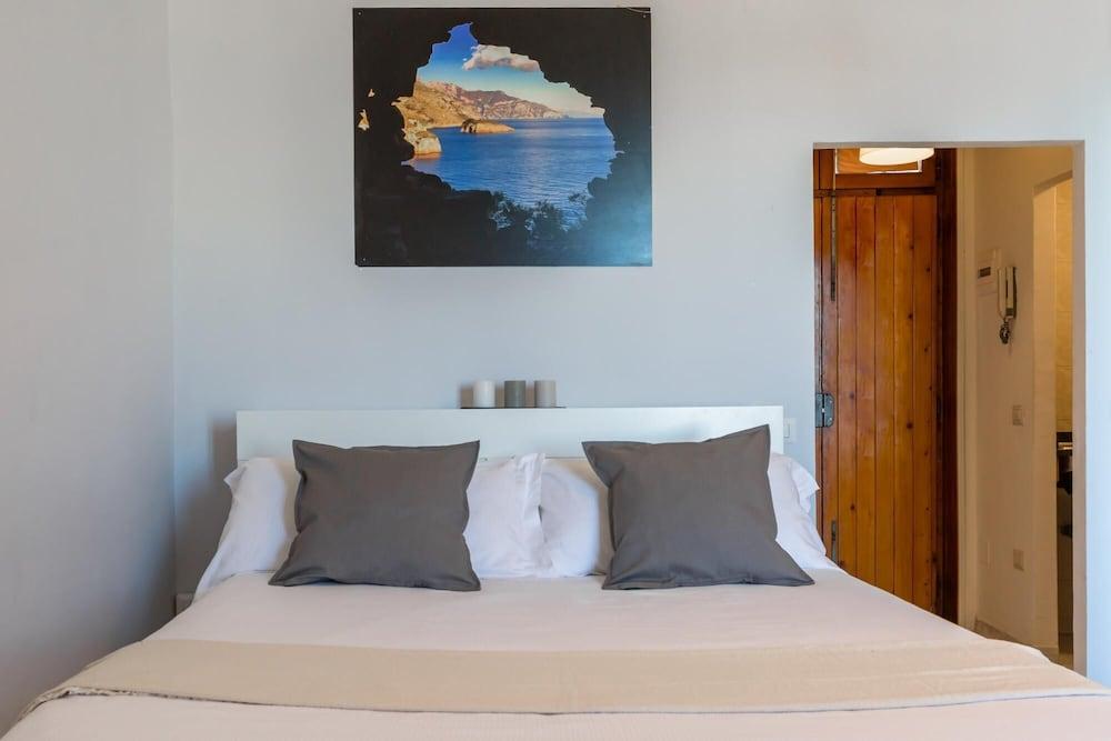 Seaview Apartment in Posillipo by Wonderful Italy 1