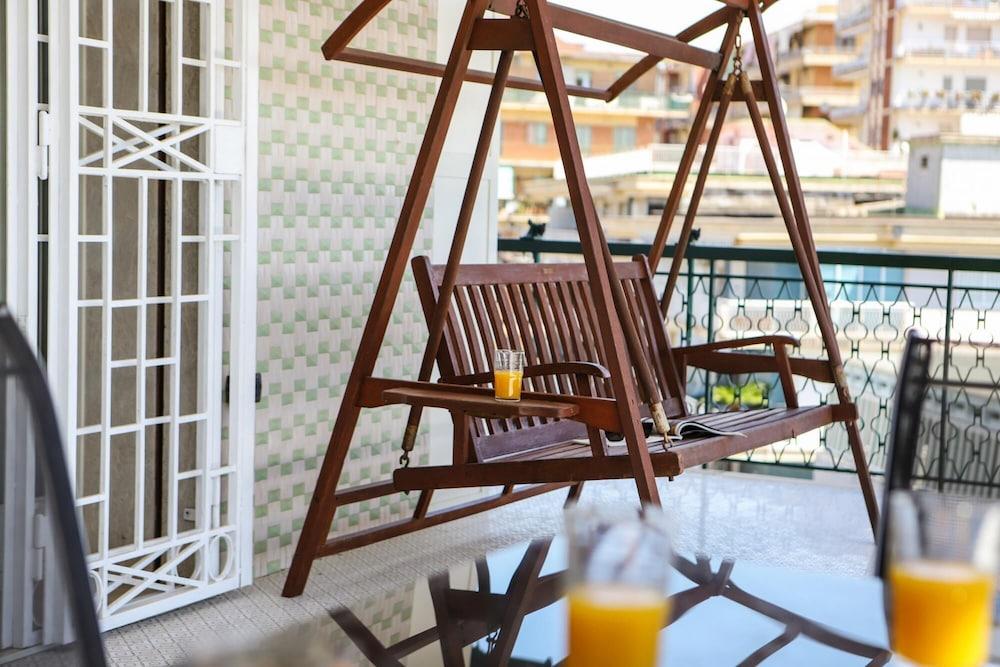 Appartamento Con Terrazzo a Capodimonte by Wonderful Italy 1