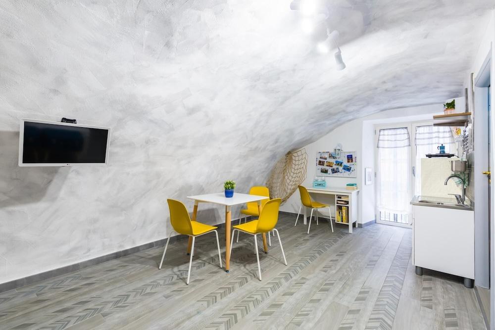 Riviera di Chiaia Studio Apartment 1