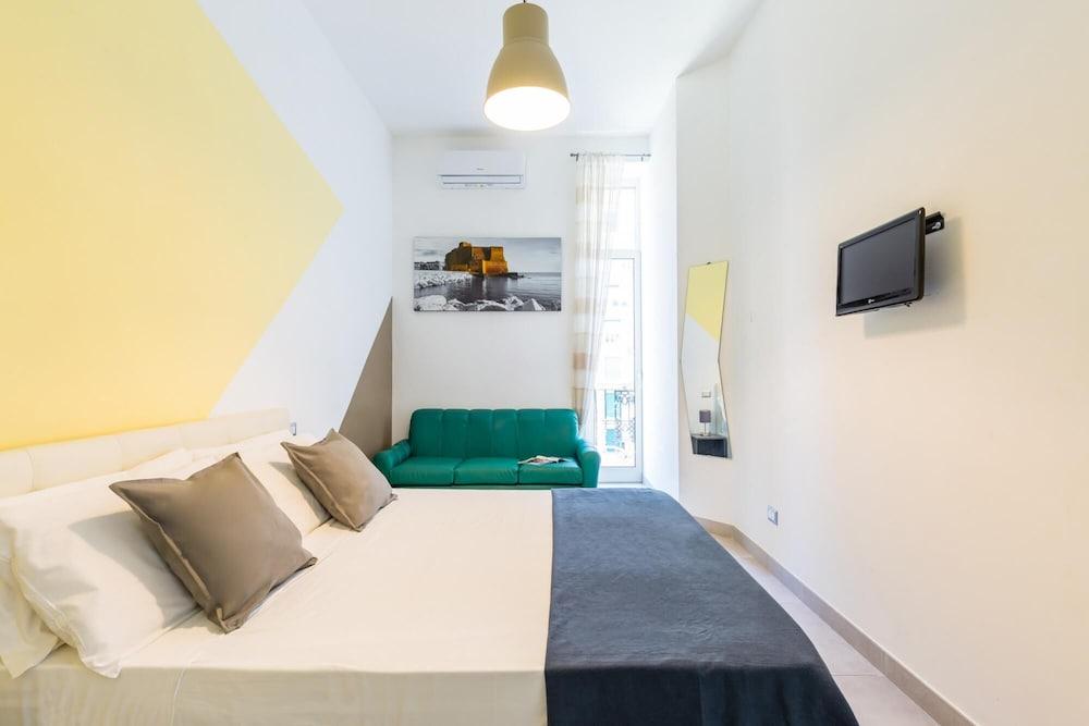 Foria 49 Apartment 1 by Wonderful Italy 1