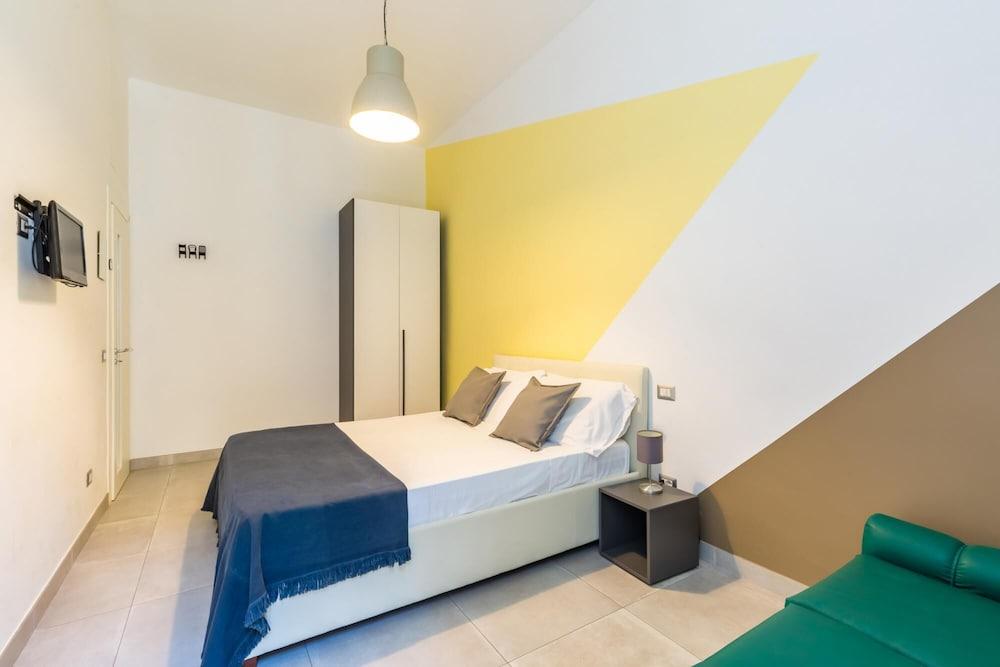 Foria 49 Apartment 1 by Wonderful Italy 2