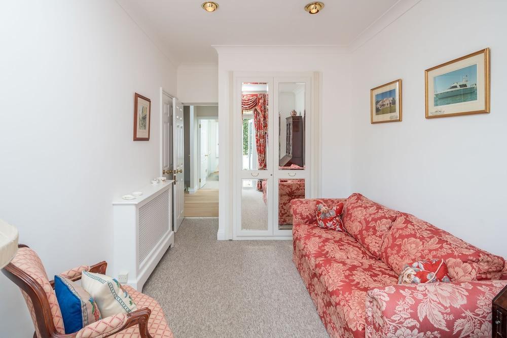 Joivy Fabulous 4br House W/Terrace at the Heart of Notting Hill