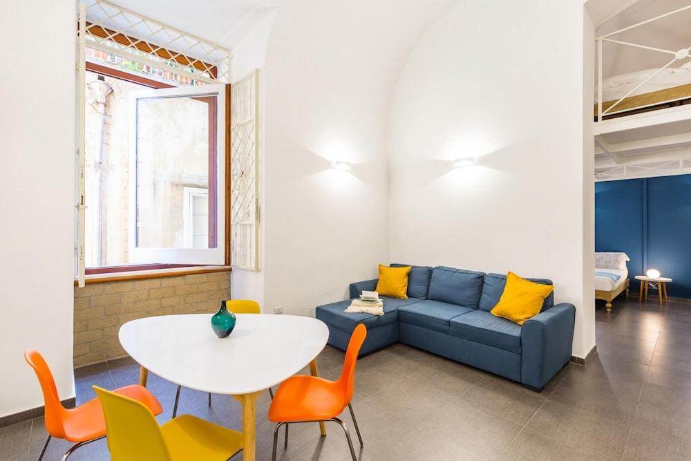 Design Apartment at Spaccanapoli by Wonderful Italy
