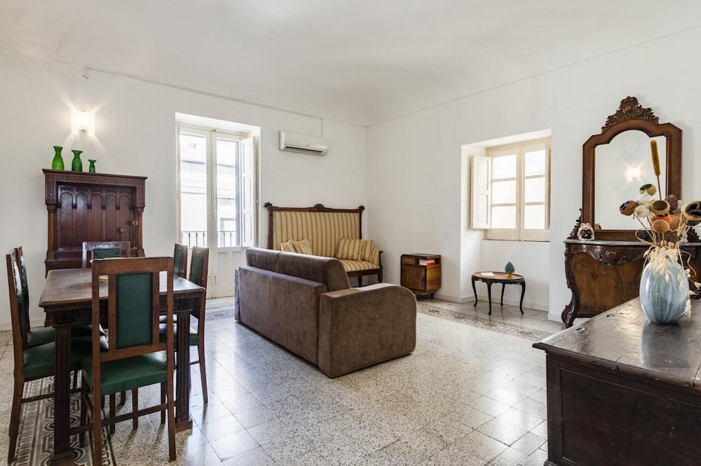 Duplex Con Terrazza a Noto by Wonderful Italy 1