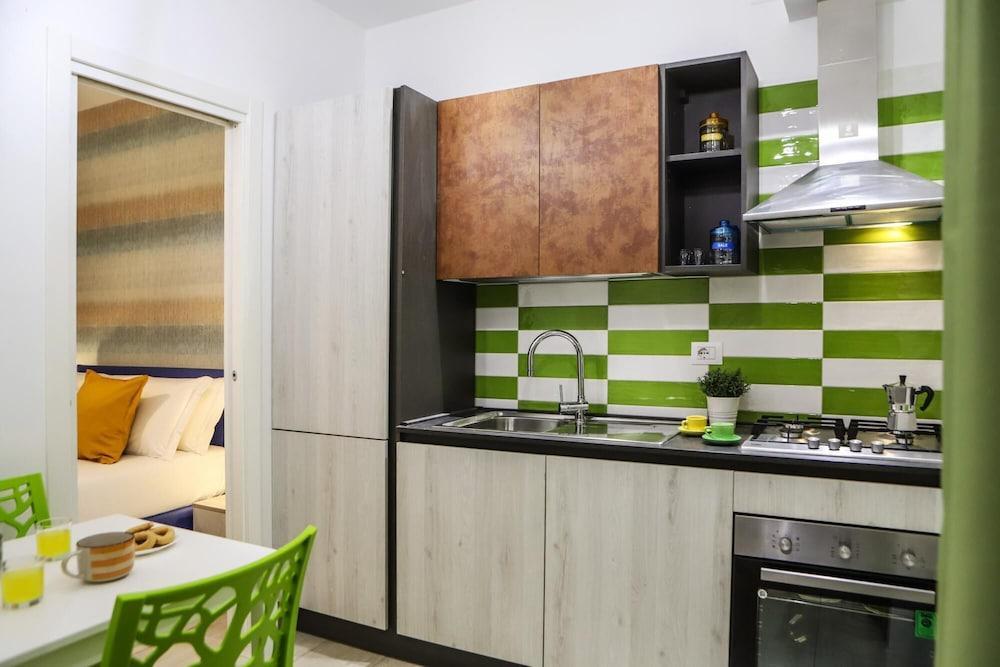 Mira Naples Apartment II