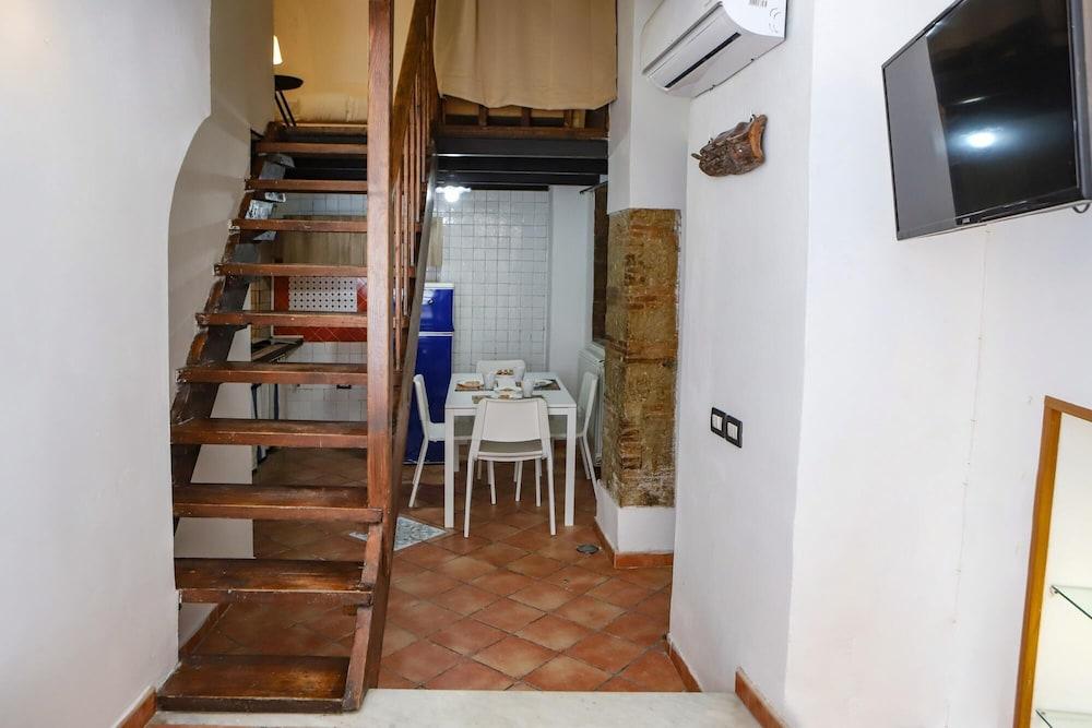Studio Flat in the Heart of the Historical Center 2