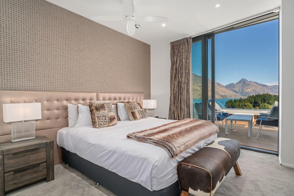 Chic Central Penthouse & SPA by Staysouth 1