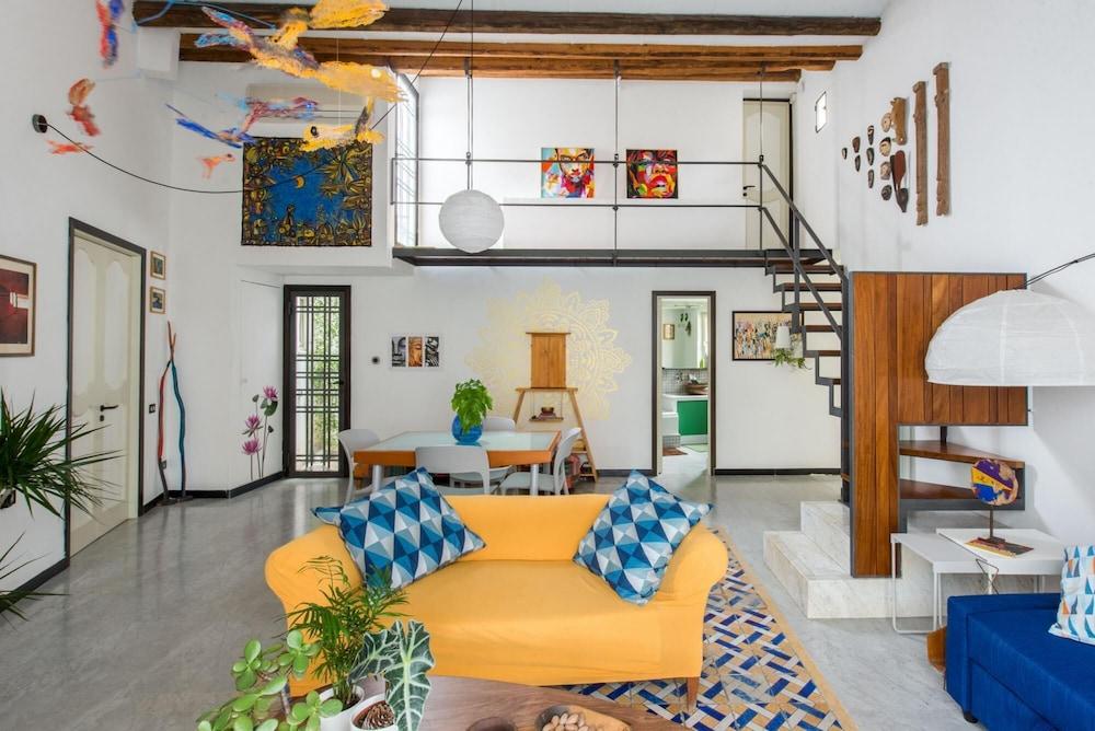 Amazing Apartment with Terrace on the Historical Porta Carini by Wonderful Italy 2