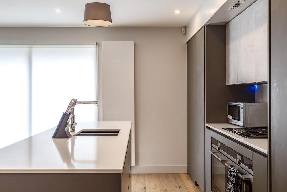Modern Family Home in Kensington 1