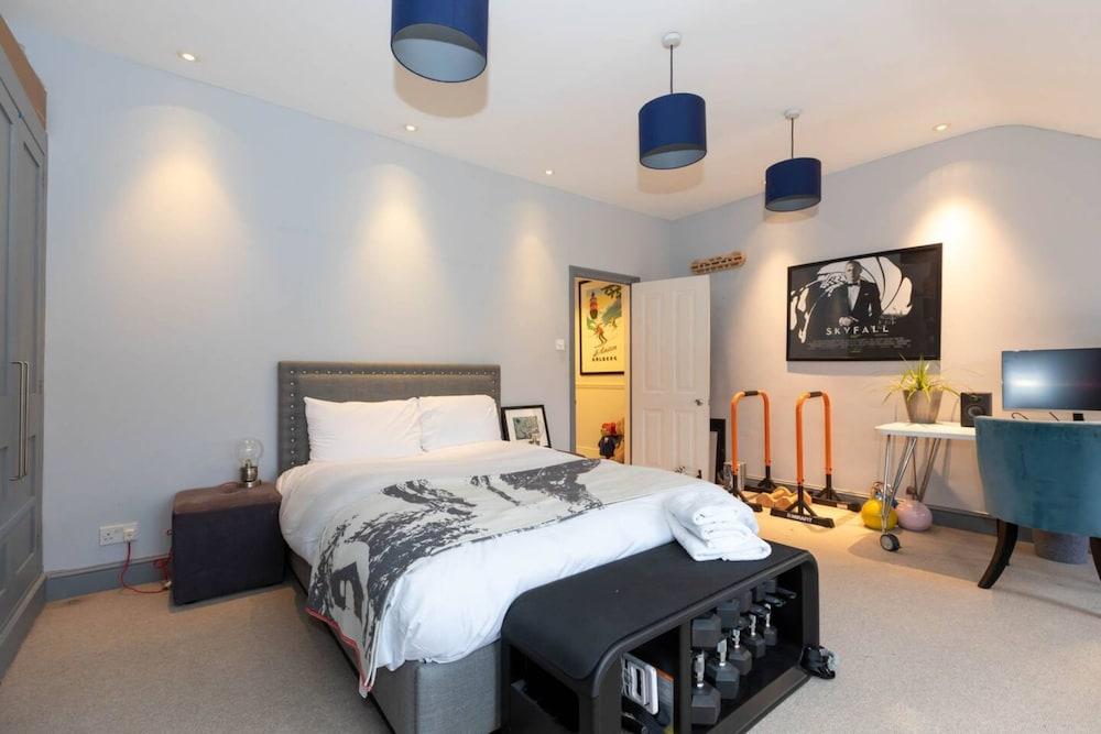 Gorgeous 4 Bedroom Family Home Next To Clapham Common 1