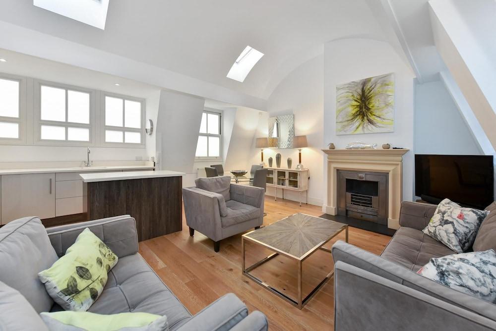 Large South Kensington Mews 2 Bed 2 5 Bath House