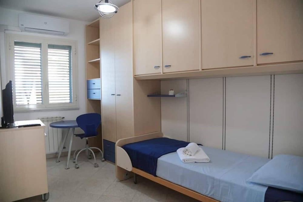 Spacious 4 Bedroom Apartment with Terrace And View