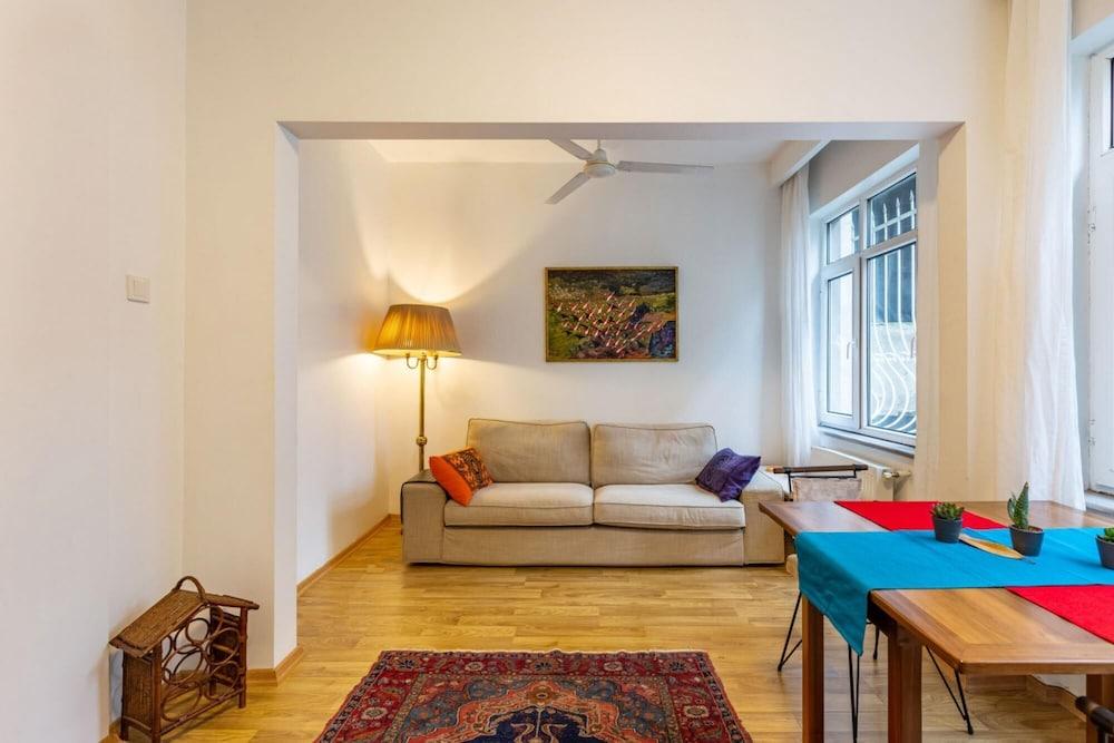 Vibrant Flat in Cihangir with Central Location