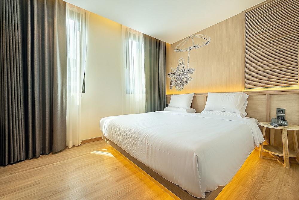 Phra Nakhon Poshtel 2